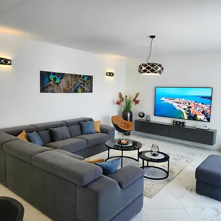Keti With Private Pool & Garden In Vila Poreč